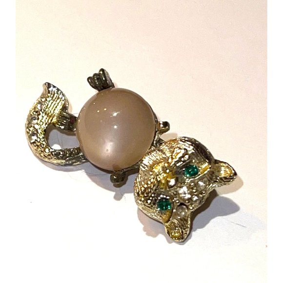 Vintage Gold Tone Jelly Belly Cat Brooch Emerald and Clear Rhinestone Accents - Picture 2 of 9